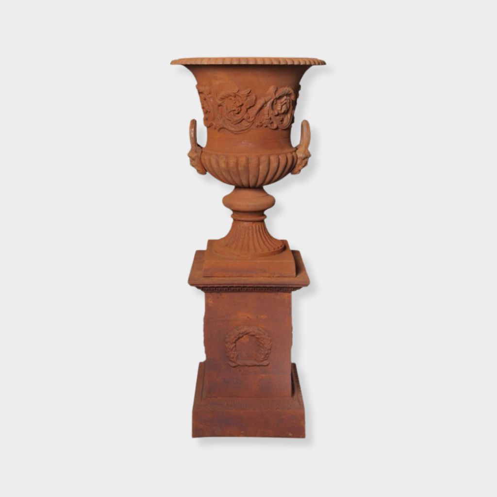 Gainsborough Urn & Base Large