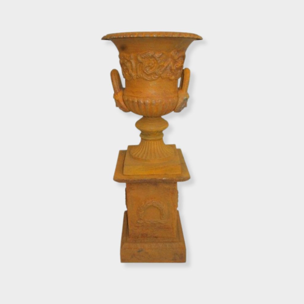 Gainsborough Urn & Base Small