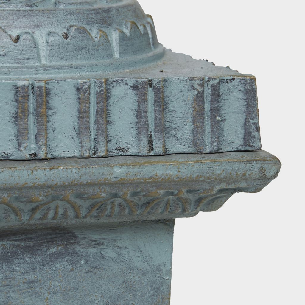 Montpellier Urn & Base