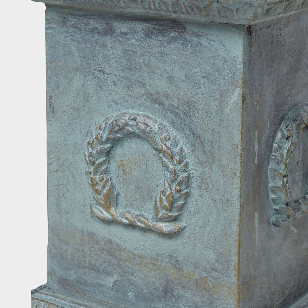 Montpellier Urn & Base